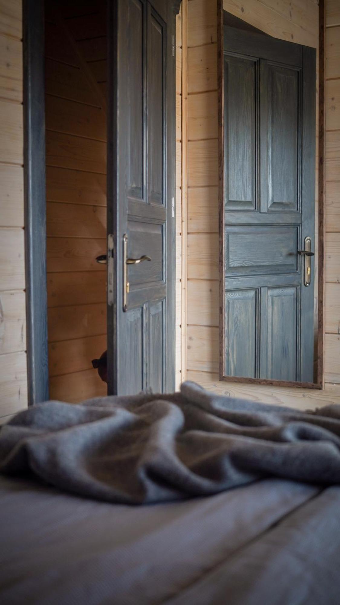 Houten Vakantiewoning "Reisnaarpolen" Royaal Ontbijt, Sauna En Hottub Czarna Góra Extérieur photo